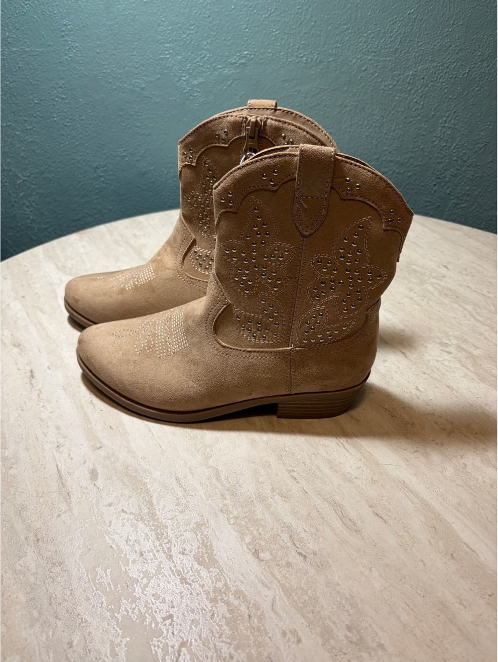 Girls Size 4 Big Kids Art Class Girls' Tan Western Style Ankle Boots Size 4